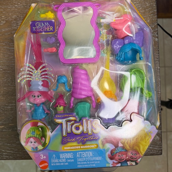 Trolls DreamWorks Play Set - Poppy’s House, Poppy Character Set and Helicopter - Picture 2 of 5
